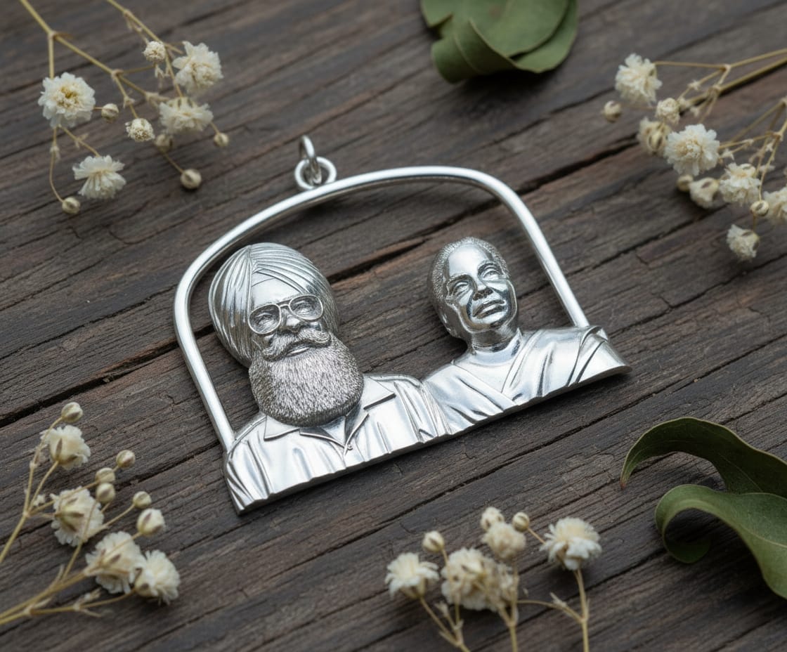 Parents Pendant – Custom 3D Engraved, Your parents’ photo turned into a premium 3D metal pendant